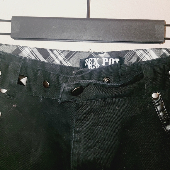 Sex Pot Revenge Japanese Studded Leather Edgy Black Women's Jeans with Studs - Picture 3 of 14